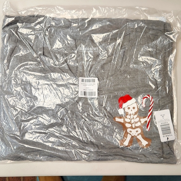 ❤️NWT VINTAGE TORRID TEE - CHRISTMAS SANTA GINGERBREAD MAN SKELETON - PLUS SIZE - Picture 8 of 15